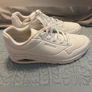 Skechers Street- Stand on Air